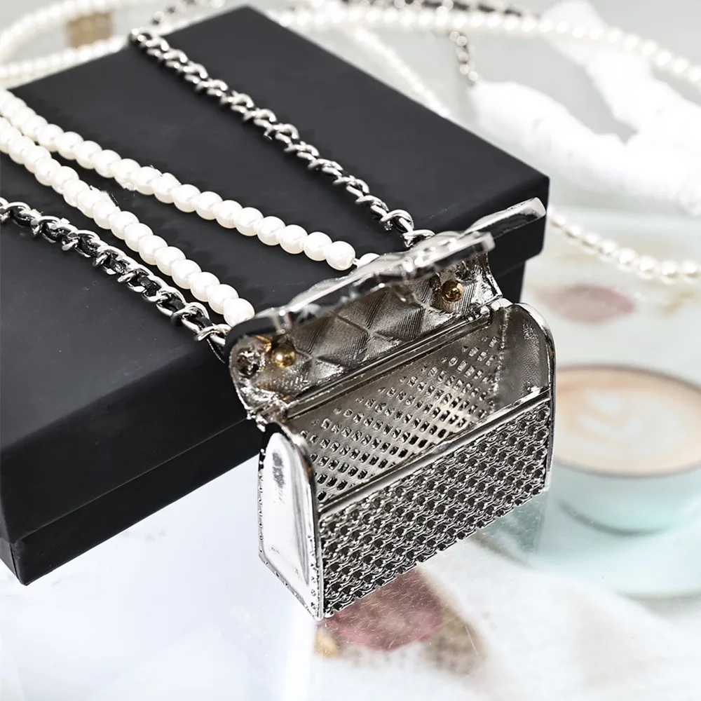 2021 exquisite metal jewelry dinner messenger bag 
2021 exquisite metal jewelry dinner messenger bag