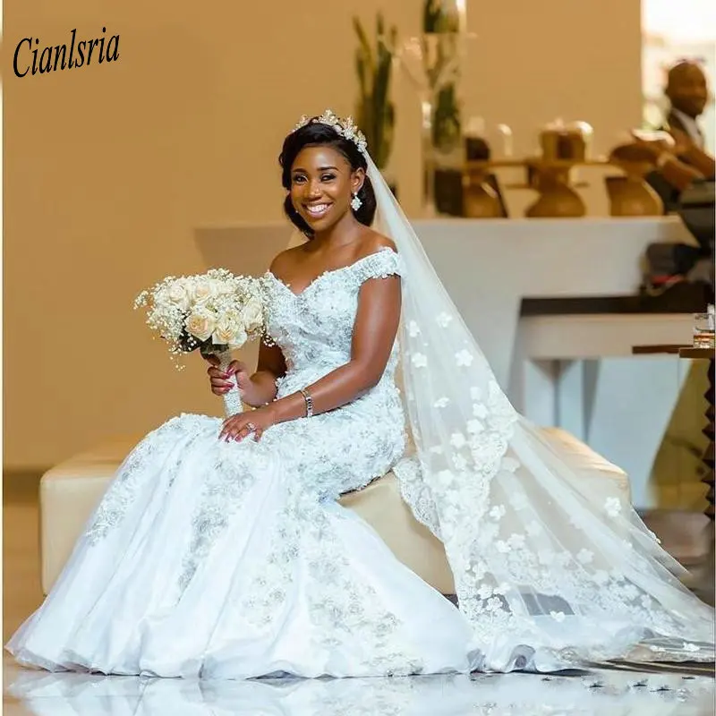 Gorgeous Off The Shoulder Mermaid Wedding Dresses Sleeveless Appliques Beading Crystal Nigerian African Bridal Wedding Dress
Gorgeous Off The Shoulder Mermaid Wedding Dresses Sleeveless Appliques Beading Crystal Nigerian African Bridal Wedding Dress