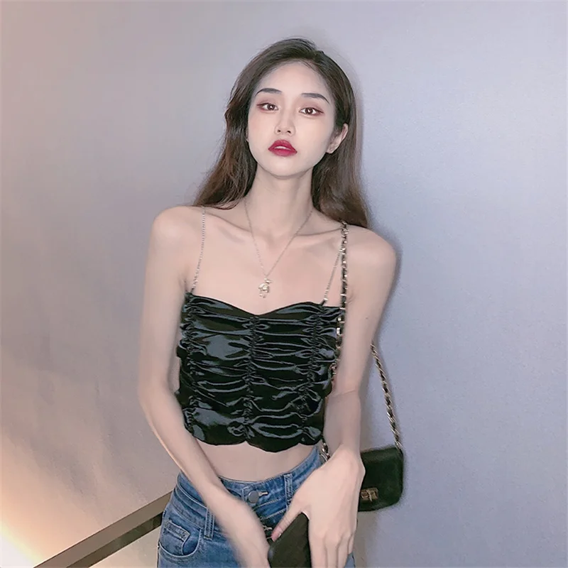 The new fashionable temperament sexy flashing brick sling inner and outer wrap chest top
The new fashionable temperament sexy flashing brick sling inner and outer wrap chest top