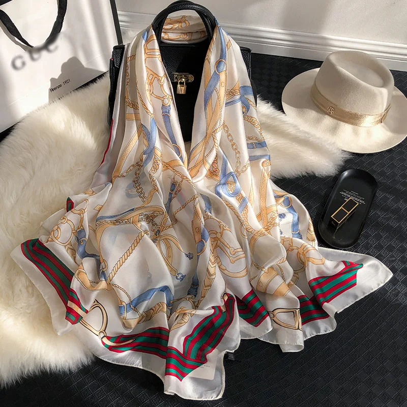 2020 Real Limited Winter Luxury Brand Women Scarves Shawls And Wraps Bandana Hair Crinkle Chiffon Hijab Mousselin Foulard Femme
2020 Real Limited Winter Luxury Brand Women Scarves Shawls And Wraps Bandana Hair Crinkle Chiffon Hijab Mousselin Foulard Femme