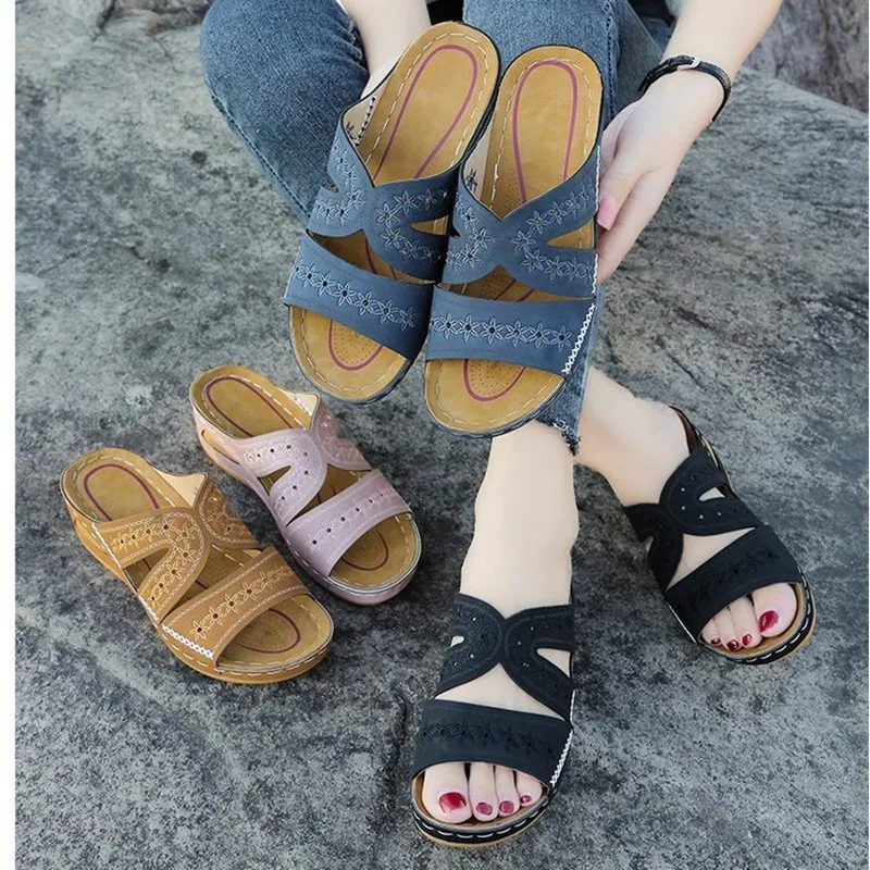 Sandals Women Slope with Thick Bottom Summer Sandals Casual PU Shoes European and American Large Size Open Toe Women's Slippers
Sandals Women Slope with Thick Bottom Summer Sandals Casual PU Shoes European and American Large Size Open Toe Women's Slippers