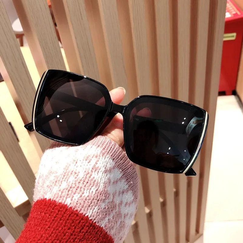 Vintage Brand Designer Oversize Square Sunglasses Women Men Fashion Gradient Female Black Glasses UV400 Oculos Feminino de sol
Vintage Brand Designer Oversize Square Sunglasses Women Men Fashion Gradient Female Black Glasses UV400 Oculos Feminino de sol