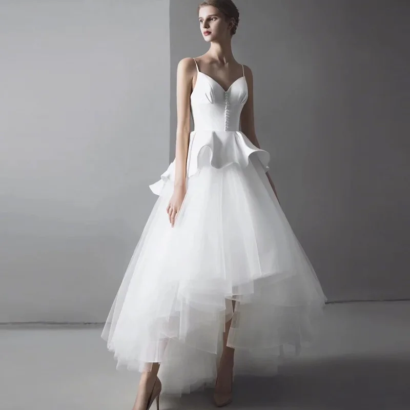 2021 luxury design European and American light wedding dress sexy backless suspender dress temperament slim short wedding dress
2021 luxury design European and American light wedding dress sexy backless suspender dress temperament slim short wedding dress