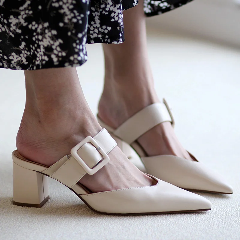 2021 New Women Sandals Pointed Toe Shallow Thick High Heels Mules Genuine Leather Buckle Strap Sandals Ladies Shoes
2021 New Women Sandals Pointed Toe Shallow Thick High Heels Mules Genuine Leather Buckle Strap Sandals Ladies Shoes