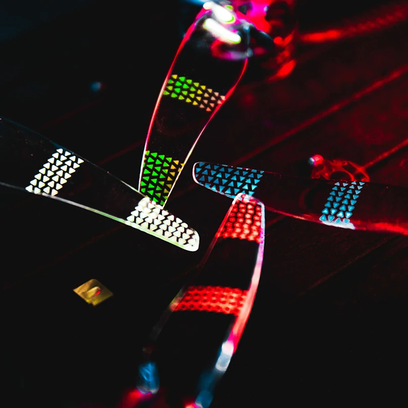 10Pairs Gemfan Moonlight LED Props 51466L 5.1X4.66X3 3-Blade Light Up Propeller for RC FPV Racing 5inch Drones Night Flying
10Pairs Gemfan Moonlight LED Props 51466L 5.1X4.66X3 3-Blade Light Up Propeller for RC FPV Racing 5inch Drones Night Flying
