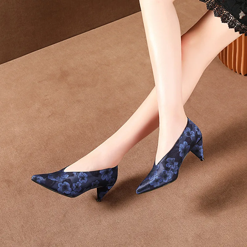FEDONAS Point Toe New Women Tapered Heels Shoes Printing Shoes High Quality Shoes Classic Design New Arrival 2021 Shoes Woman
FEDONAS Point Toe New Women Tapered Heels Shoes Printing Shoes High Quality Shoes Classic Design New Arrival 2021 Shoes Woman