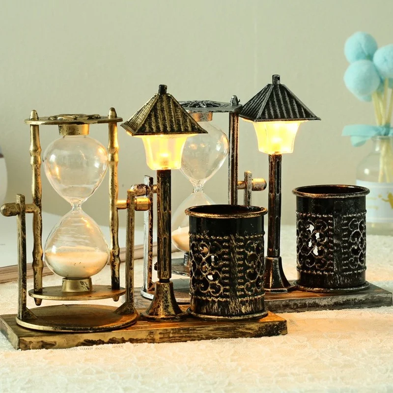 Creative Retro Quicksand Street Lamp Pen Holder Student Christmas New Year Gift White Hourglass Changing Small Night Lamp Decor
Creative Retro Quicksand Street Lamp Pen Holder Student Christmas New Year Gift White Hourglass Changing Small Night Lamp Decor