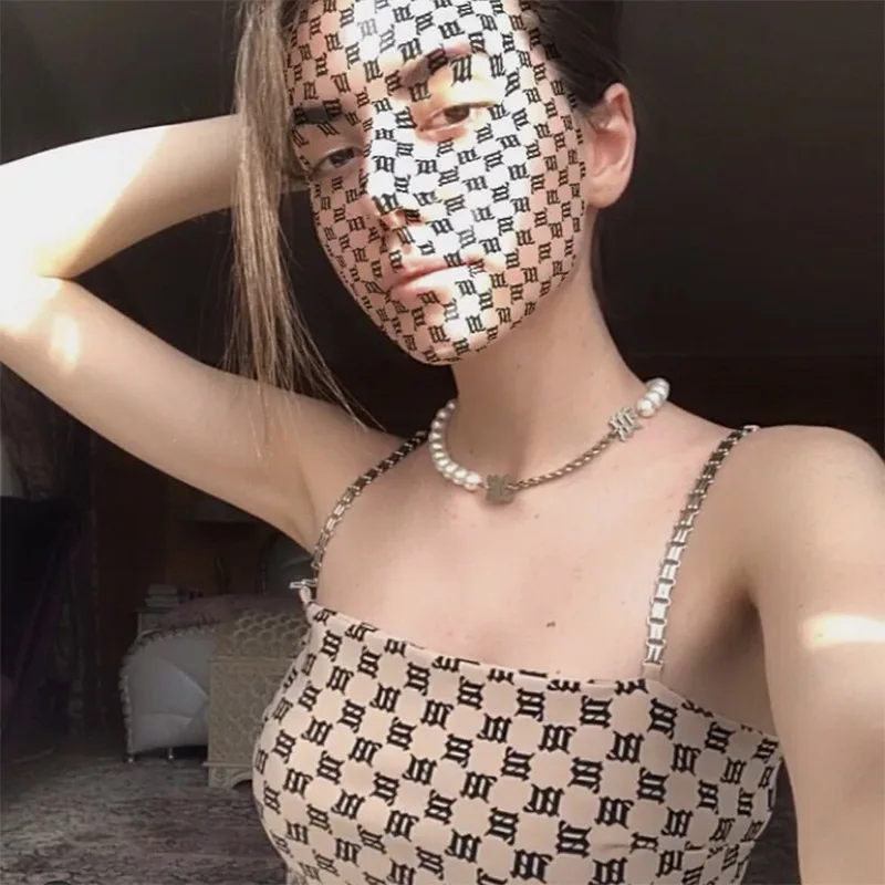 2020 New Vest Women High Streetwear Punk Style Design Summer Fashion Dress Shoes Chain Sling Zipper Top Backless Corset Vest Top
2020 New Vest Women High Streetwear Punk Style Design Summer Fashion Dress Shoes Chain Sling Zipper Top Backless Corset Vest Top