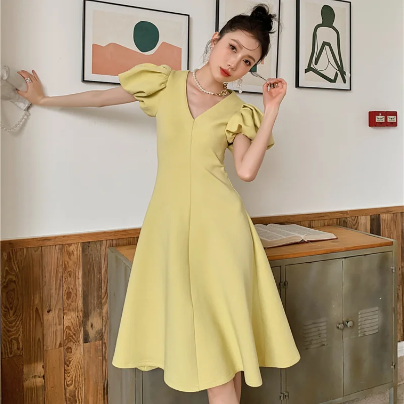 Kimotimo Yellow V-neck Dress Women French Elegant Puff Sleeve Waist A Line Mid-length Dresses 2021 Summer Temperament Clothes
Kimotimo Yellow V-neck Dress Women French Elegant Puff Sleeve Waist A Line Mid-length Dresses 2021 Summer Temperament Clothes