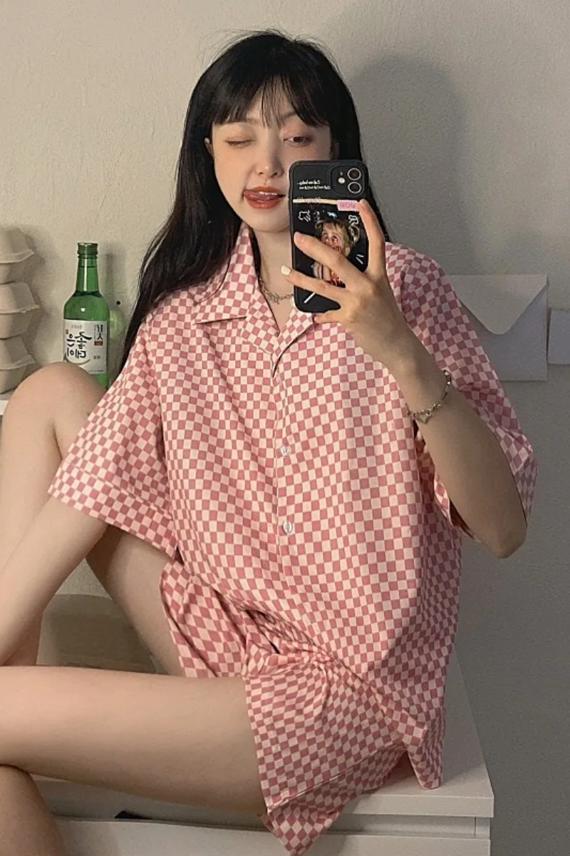 Harajpee Chessboard Plaid Pajamas Fashion Popular Shirt Shorts Housewear Sleepwear Loose Two Piece Suit Casual Simple Clothes
Harajpee Chessboard Plaid Pajamas Fashion Popular Shirt Shorts Housewear Sleepwear Loose Two Piece Suit Casual Simple Clothes