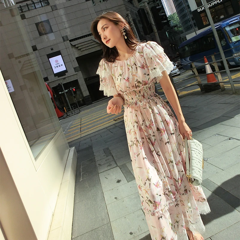 Women Summer 2020 Floral Print Lace Patchwork Runway Long Dresses Elegant Female Vintage Ruffles Maxi Party Dresses Vestidos
Women Summer 2020 Floral Print Lace Patchwork Runway Long Dresses Elegant Female Vintage Ruffles Maxi Party Dresses Vestidos