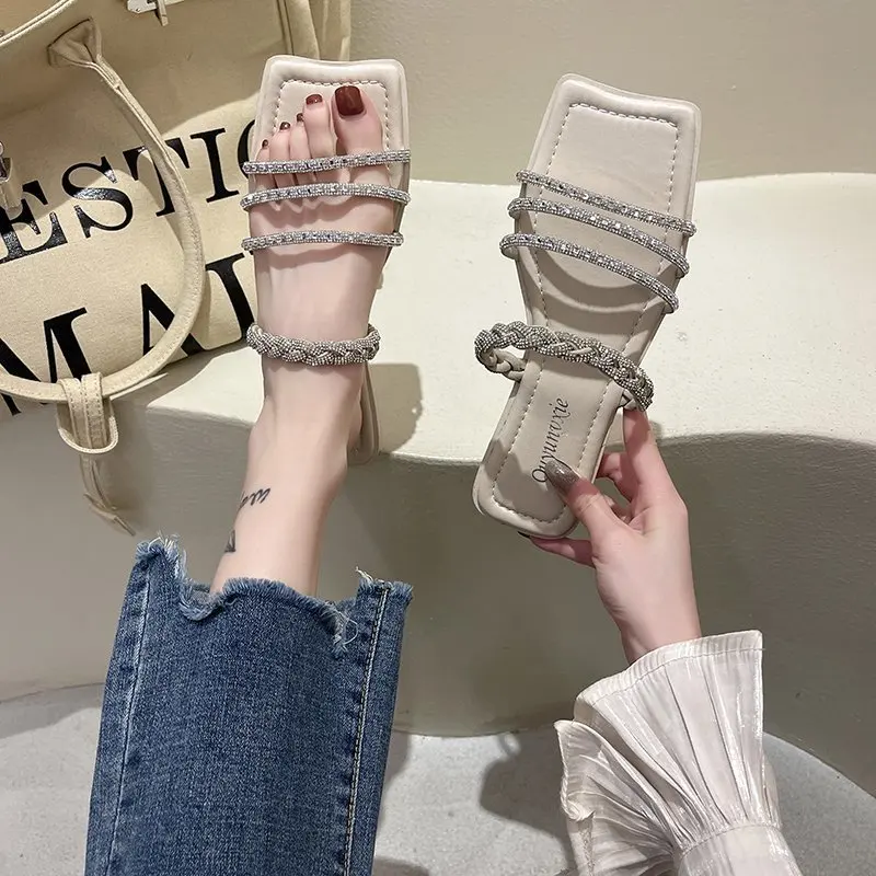 Glitter Slides Shoes Woman 2021 Female Slippers Square Toe Low Fashion Jelly New Luxury Flat Rubber PU Crystal Basic Shoes Low W
Glitter Slides Shoes Woman 2021 Female Slippers Square Toe Low Fashion Jelly New Luxury Flat Rubber PU Crystal Basic Shoes Low W
