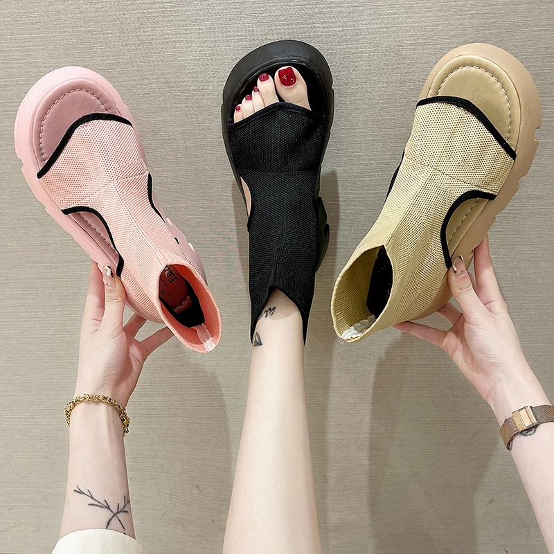 Fashion Women's Sandals Sandals Women Summer New Round Head Comfortable Color Matching Sponge Cake Bottom Open Toe Sandals 2021 
Fashion Women's Sandals Sandals Women Summer New Round Head Comfortable Color Matching Sponge Cake Bottom Open Toe Sandals 2021