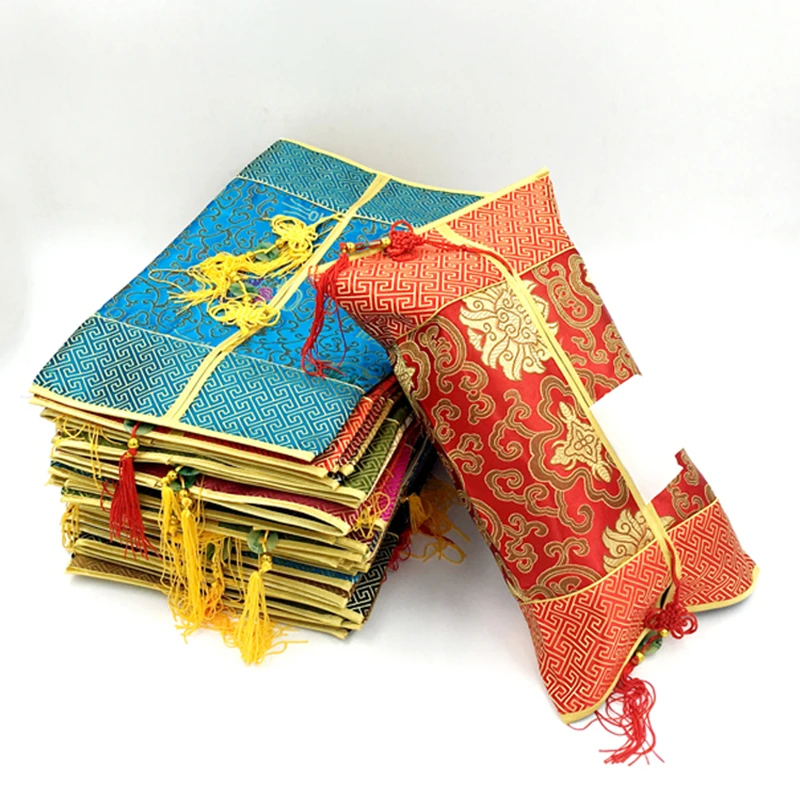 50pcs Chinese knot Protable Pocket Tissue Case Napkin Box Holder for Table Paper Packaging Luxury Silk brocade Cover Wholesale
50pcs Chinese knot Protable Pocket Tissue Case Napkin Box Holder for Table Paper Packaging Luxury Silk brocade Cover Wholesale