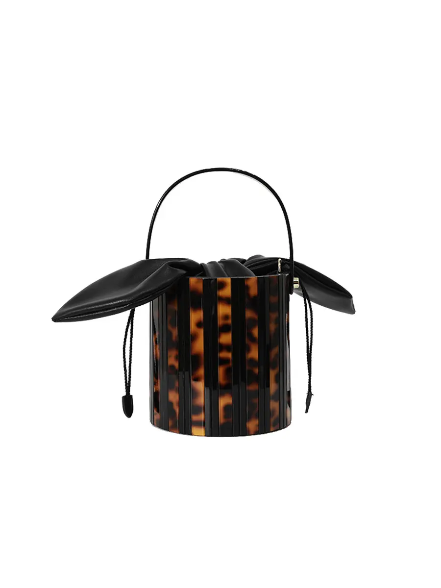 Vintage Leopard Print Acrylic Genuine leather Bucket Bag Women Korean Personality Purse Handbag Ladies Casual Shoulder Bag Chic
Vintage Leopard Print Acrylic Genuine leather Bucket Bag Women Korean Personality Purse Handbag Ladies Casual Shoulder Bag Chic