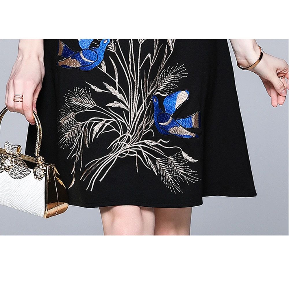 Simgent High End Dress 2021 Spring Autumn Women Wheat ears Embroidery Vintage Retro Elegant V-Neck Black Dress SG101133
Simgent High End Dress 2021 Spring Autumn Women Wheat ears Embroidery Vintage Retro Elegant V-Neck Black Dress SG101133