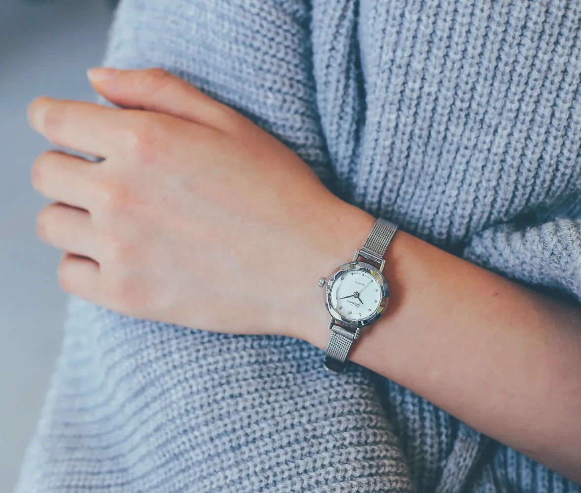 Quartz Women Analog Wrist Small Dial Delicate Watch Luxury Business Watches reloj mujer montre femme 2021
Quartz Women Analog Wrist Small Dial Delicate Watch Luxury Business Watches reloj mujer montre femme 2021