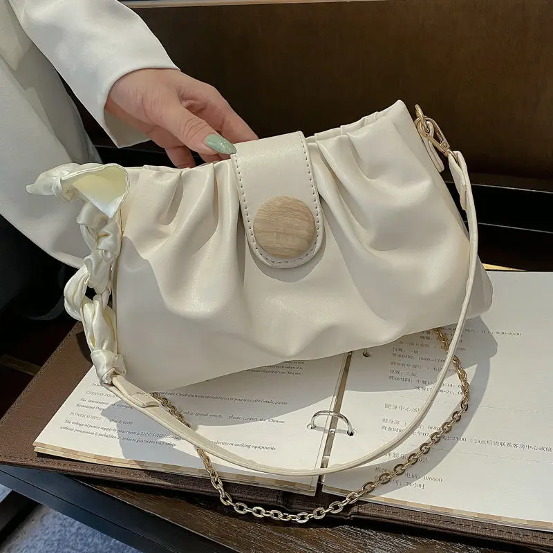 Fashion Female Bag Female Leisure Cloud Underarm Bag 2021 Trend Wild Fold Shoulder Bag Simple Lotus Leaf Design Messenger Bag
Fashion Female Bag Female Leisure Cloud Underarm Bag 2021 Trend Wild Fold Shoulder Bag Simple Lotus Leaf Design Messenger Bag