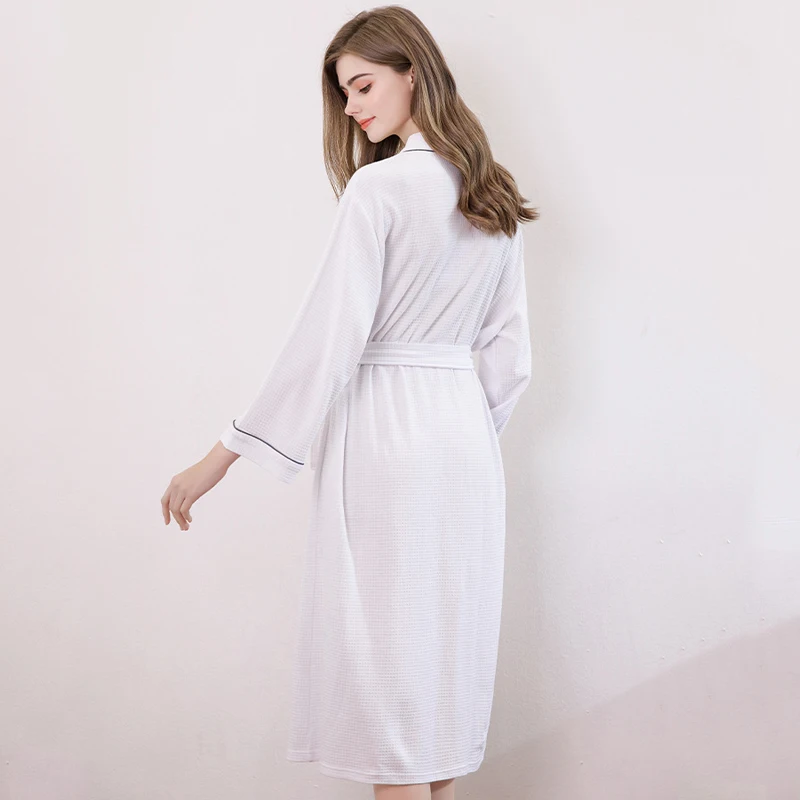2021 Women's Autumn Spring Bath Robes Slim Solid Sleepwear Ladies Elegant V Neck Long Sleeve with Sashes Nightdress Sleepwear
2021 Women's Autumn Spring Bath Robes Slim Solid Sleepwear Ladies Elegant V Neck Long Sleeve with Sashes Nightdress Sleepwear