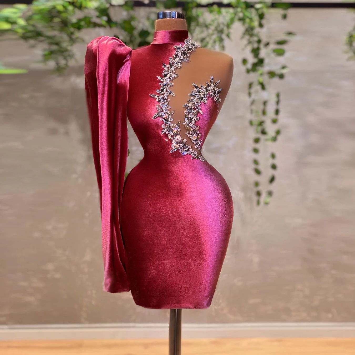 New Luxury Sexy Elegant Prom Dresses One Shoulder Long Sleeve Crystals Sparkling Short Mini Length Women Party Gowns Custom Made
New Luxury Sexy Elegant Prom Dresses One Shoulder Long Sleeve Crystals Sparkling Short Mini Length Women Party Gowns Custom Made