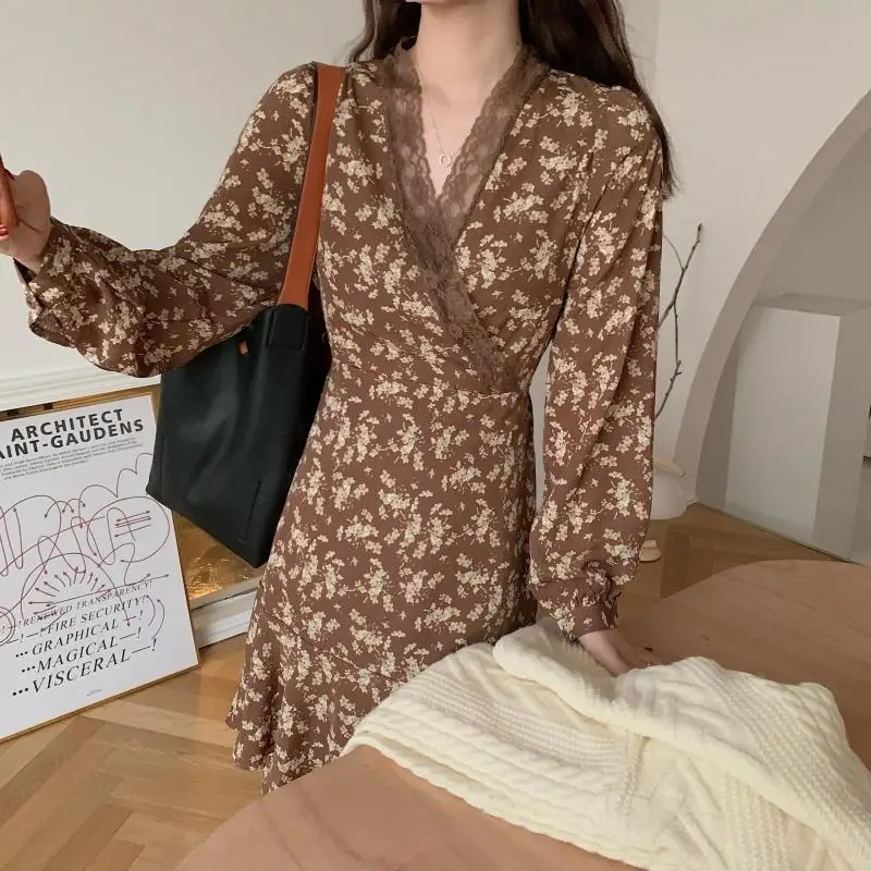 Alien Kitty 2021 New Women French Retro V-Neck Dress Lace Floral Printing Long Gentle Elegant Chic Female Fashion Clothe
Alien Kitty 2021 New Women French Retro V-Neck Dress Lace Floral Printing Long Gentle Elegant Chic Female Fashion Clothe