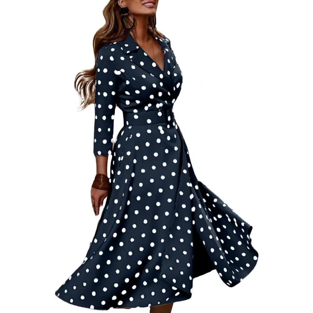 Женское платье-рубашка в горошек, с V-образным вырезом и широким подолом
Женское платье-рубашка в горошек, с V-образным вырезом и широким подолом