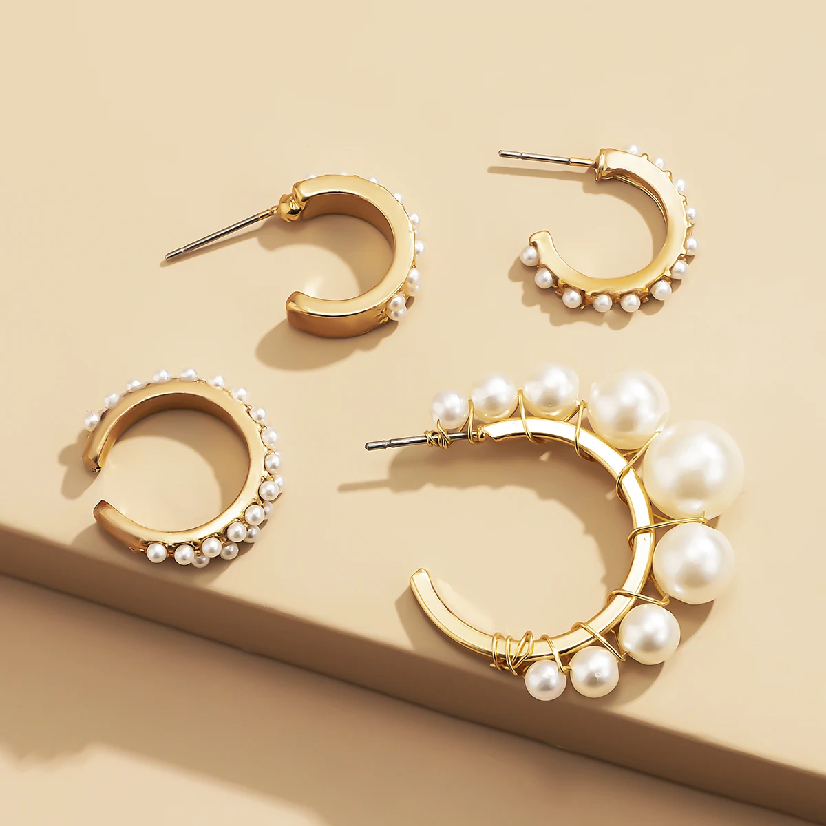PuRui Trendy Pearl Open Hoop Earrings Set for Women Korean Fashion Circle Earrings 2021 Wedding Jewelry Round Earrings Girl Gift
PuRui Trendy Pearl Open Hoop Earrings Set for Women Korean Fashion Circle Earrings 2021 Wedding Jewelry Round Earrings Girl Gift