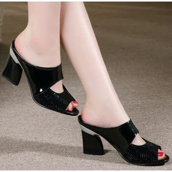 High heel slipper for women summer 2021 kitten heel fish-tip women's shoes with chunky heel sandals in patent leather
High heel slipper for women summer 2021 kitten heel fish-tip women's shoes with chunky heel sandals in patent leather