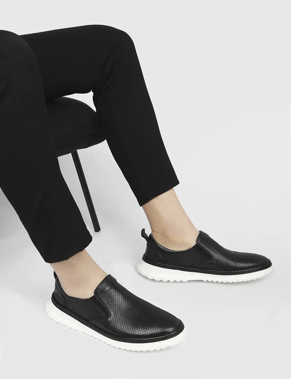 ILVi-Genuine Leather Handmade Alvera Black Leather Men's Sneaker Men Shoes 2021 Spring/Summer
ILVi-Genuine Leather Handmade Alvera Black Leather Men's Sneaker Men Shoes 2021 Spring/Summer