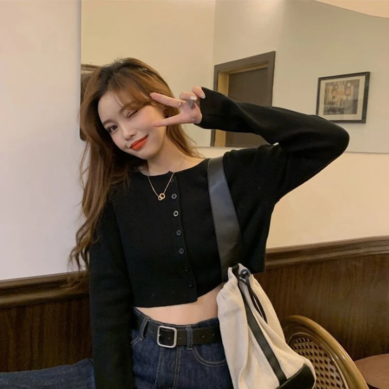 Women's sweater Harajuku Street style Knitted Cardigan sweater crop top y2k korean fashion Sexy Kawaii Slim Casual Top women
Women's sweater Harajuku Street style Knitted Cardigan sweater crop top y2k korean fashion Sexy Kawaii Slim Casual Top women