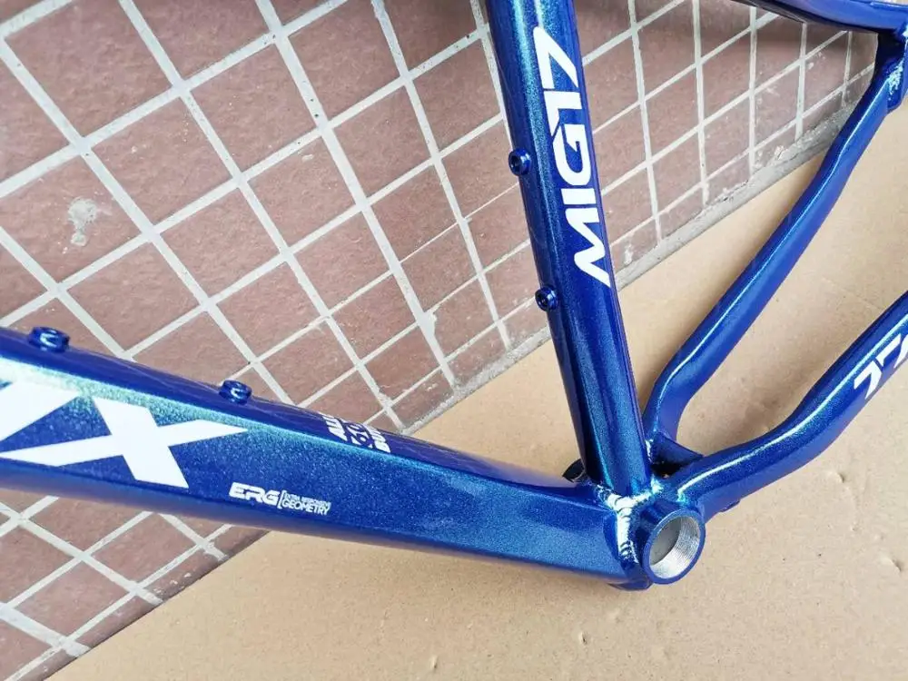 LAST TROPIX chameleon bicycle frame 27.5er MTB bicycle frame 26 er bike frames ultralight aluminum alloy frame bicycle parts
LAST TROPIX chameleon bicycle frame 27.5er MTB bicycle frame 26 er bike frames ultralight aluminum alloy frame bicycle parts