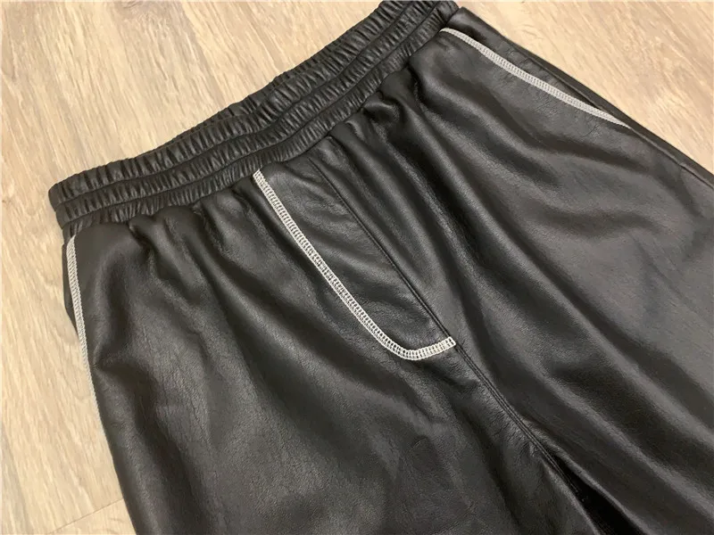 Women Leater knee-length pants 2020 New Spring Summer Elastic Waist Office Ladies Fashion Straight Short Pants With Pockets
Women Leater knee-length pants 2020 New Spring Summer Elastic Waist Office Ladies Fashion Straight Short Pants With Pockets
