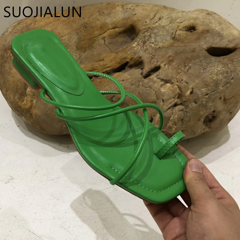 Женские шлепанцы SUOJIALUN 2021 Модные Зеленые летние пляжные сандалии без застежки