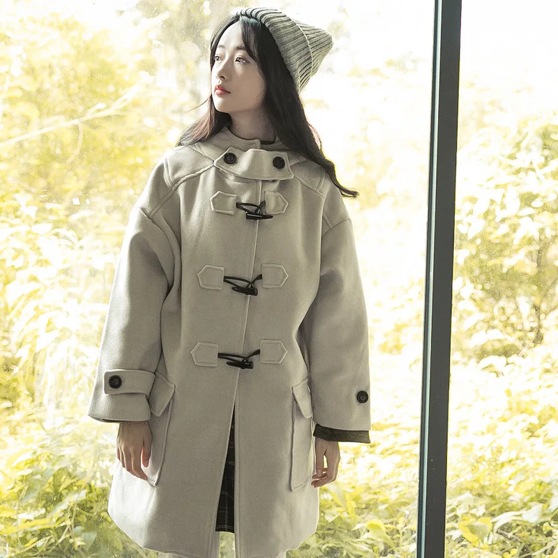 Autumn and winter woolen coat women lose age and lose weight. Foreign horn button coat college wind coat plus size women's dress
Autumn and winter woolen coat women lose age and lose weight. Foreign horn button coat college wind coat plus size women's dress
