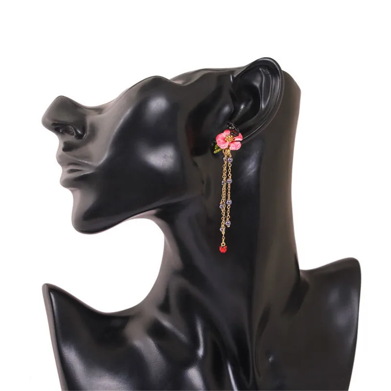 New Rose Series Pink Flowers Blooming Butterfly Tassel Long Earrings Ear Needle No Piercing Ear Clip Earrings
New Rose Series Pink Flowers Blooming Butterfly Tassel Long Earrings Ear Needle No Piercing Ear Clip Earrings