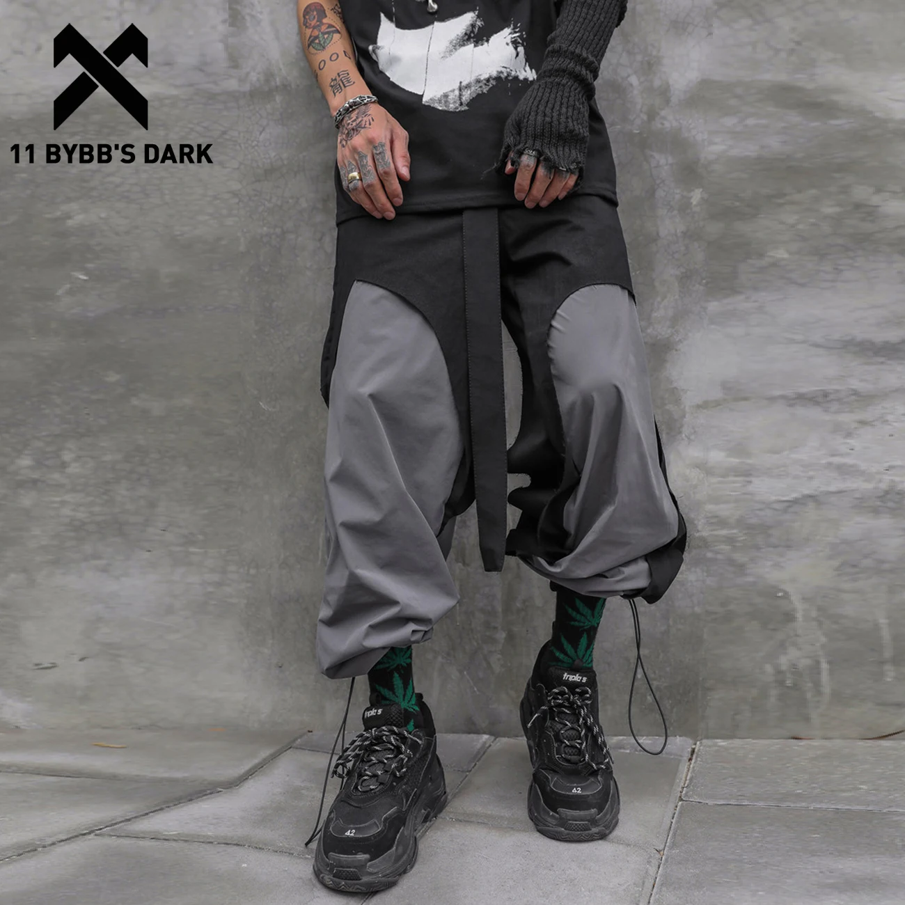 11 BYBB'S DARK 2020 Streetwear Hip Hop Function Patchwork Pants Men Elastic Waist Casual Cargo Pants Joggers Harem Trousers Gray
11 BYBB'S DARK 2020 Streetwear Hip Hop Function Patchwork Pants Men Elastic Waist Casual Cargo Pants Joggers Harem Trousers Gray