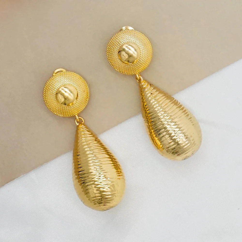 Jewelry Fashion 2020 Long Drop Dangle Women's Earrings Exquisite Jewelry Round Statement Earring For Wedding Party Daily Wear
Jewelry Fashion 2020 Long Drop Dangle Women's Earrings Exquisite Jewelry Round Statement Earring For Wedding Party Daily Wear