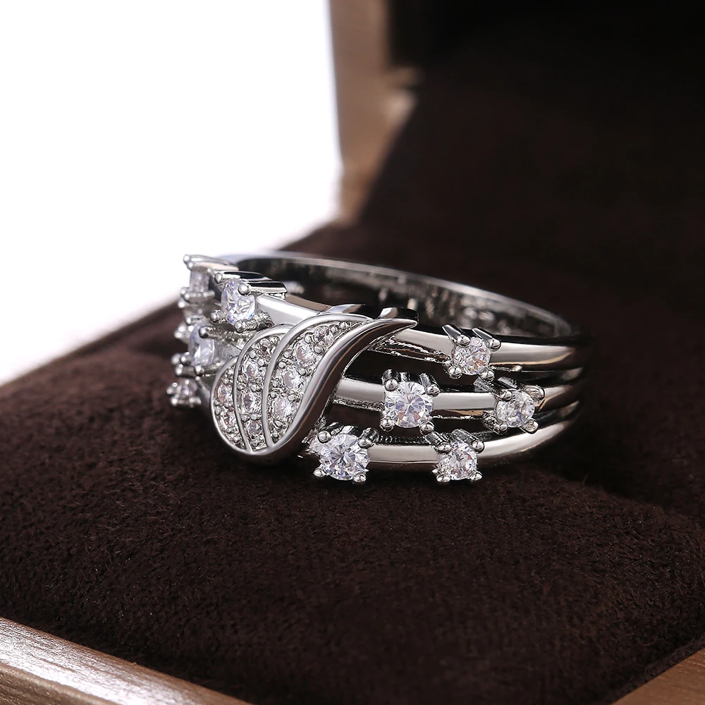 Huitan Romantic Silver Color Wing 3 Rows Women Finger Rings for Dance Party Delicate Birthday Gift Female Ring Fashion Jewelry
Huitan Romantic Silver Color Wing 3 Rows Women Finger Rings for Dance Party Delicate Birthday Gift Female Ring Fashion Jewelry