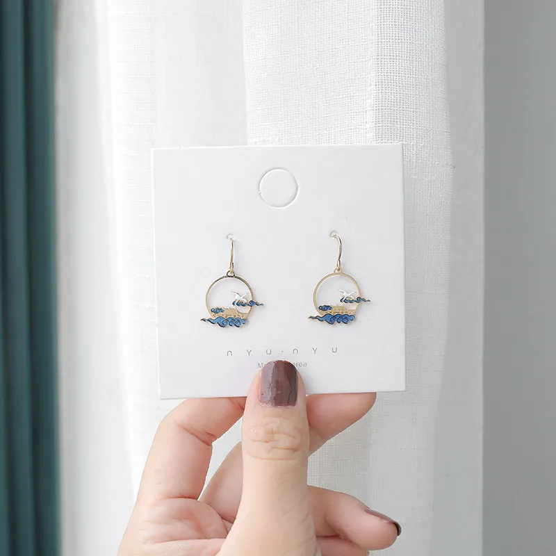 Spring And Summer New Retro Chinese Style Hollow Drip Glaze Earrings Simple Personality Girl Heart Earrings Ear Clip Earrings
Spring And Summer New Retro Chinese Style Hollow Drip Glaze Earrings Simple Personality Girl Heart Earrings Ear Clip Earrings