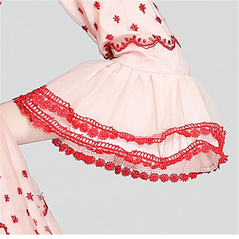 European Runway Summer Dress New 2020 Fashion High Quality Women Elegant Floral Embroidery Flared sleeve Mesh Fairy Dresses
European Runway Summer Dress New 2020 Fashion High Quality Women Elegant Floral Embroidery Flared sleeve Mesh Fairy Dresses
