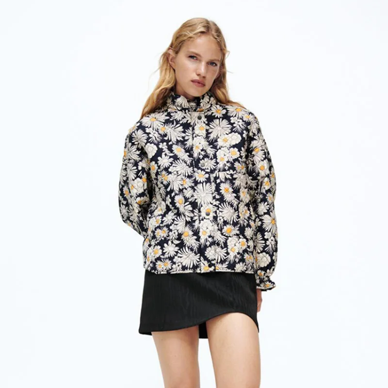 Unizera 2021 Za women's autumn and winter new stand collar versatile Daisy printed flight suit women's jacket trend
Unizera 2021 Za women's autumn and winter new stand collar versatile Daisy printed flight suit women's jacket trend