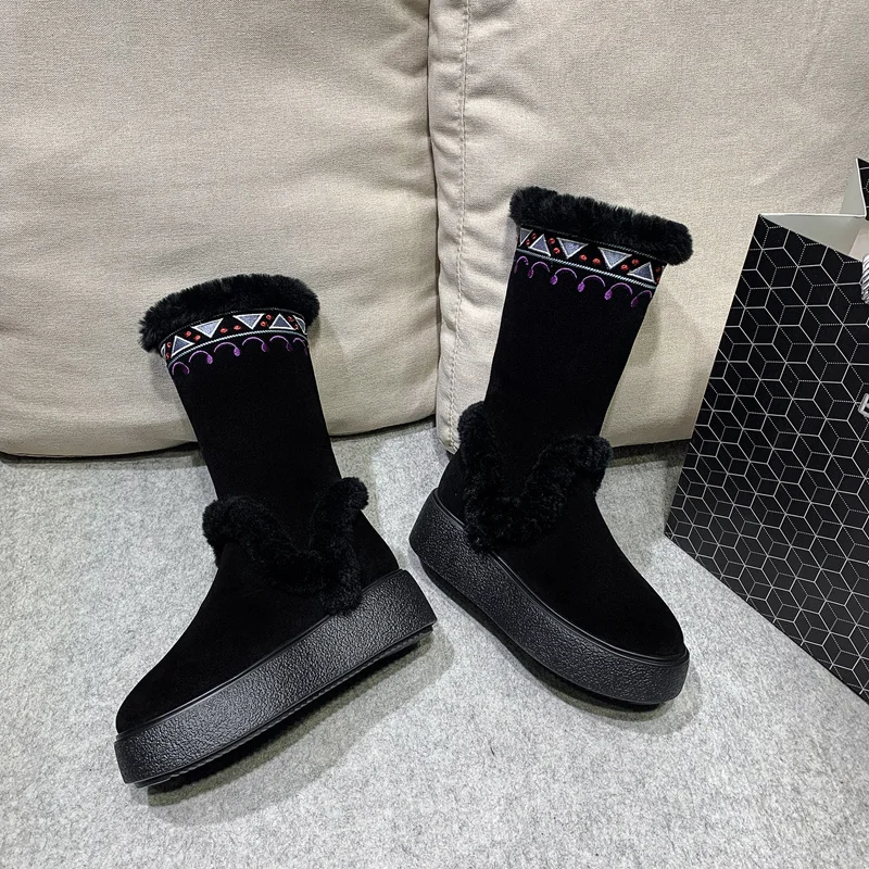 Women's natural suedee leather warm plush winter cold leather snow boots embroidery platform flats mid calf boots shoes women
Women's natural suedee leather warm plush winter cold leather snow boots embroidery platform flats mid calf boots shoes women