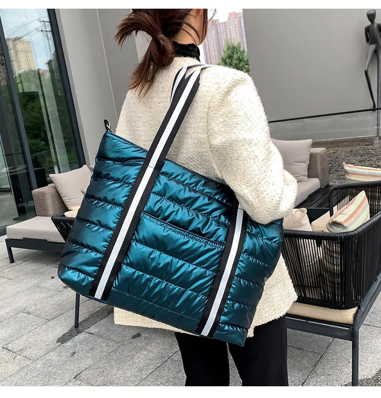 Waterproof Nylon women handbag large Capacity 2022 Winter Fashion Shopper Travel Warm big Tote Space Cotton female Shoulder Bag
Waterproof Nylon women handbag large Capacity 2022 Winter Fashion Shopper Travel Warm big Tote Space Cotton female Shoulder Bag