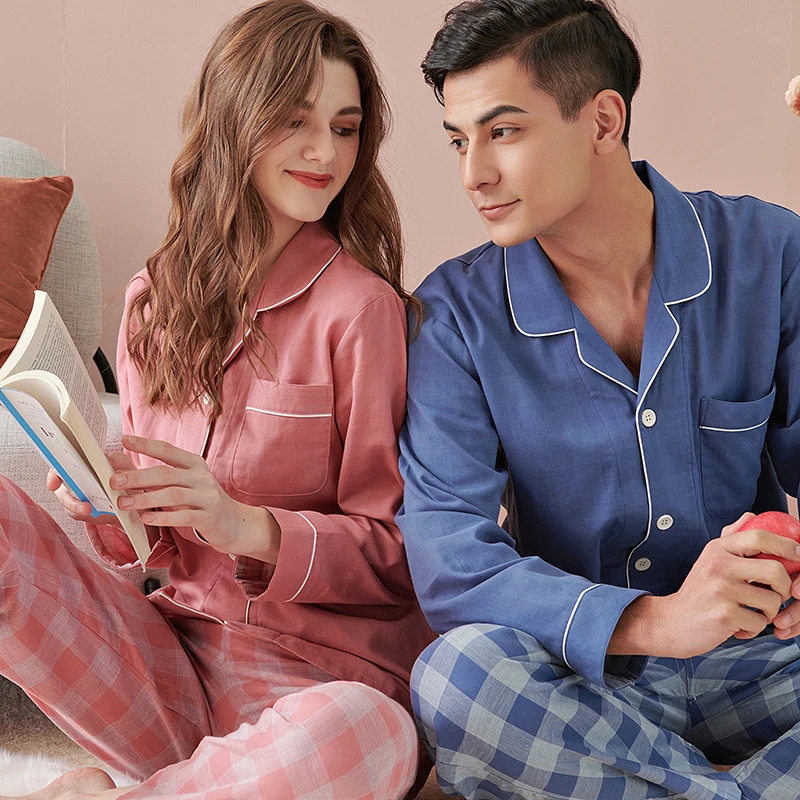 Silk couple pajamas women's spring and autumn long-sleeved cardigan printed home service men's silk plus size suit
Silk couple pajamas women's spring and autumn long-sleeved cardigan printed home service men's silk plus size suit