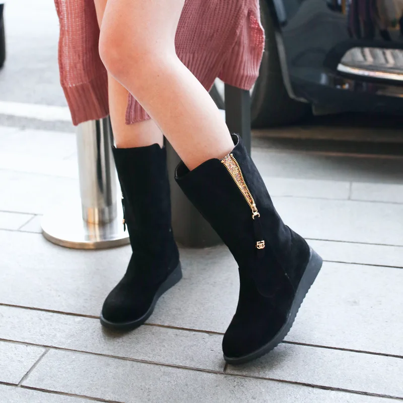 2018 autumn and winter new ladies boots side zipper plus velvet warm mid-boots large size round head women's boots
2018 autumn and winter new ladies boots side zipper plus velvet warm mid-boots large size round head women's boots