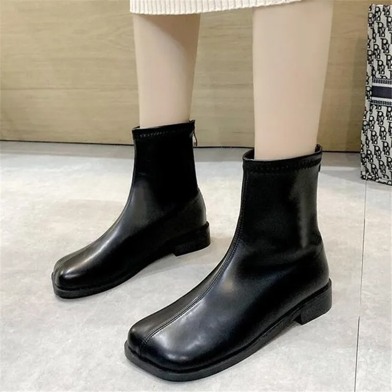 2020 autumn winter new women's boots flat square toe women's motorcycle boots large size riding boots fashion casual snow boots
2020 autumn winter new women's boots flat square toe women's motorcycle boots large size riding boots fashion casual snow boots