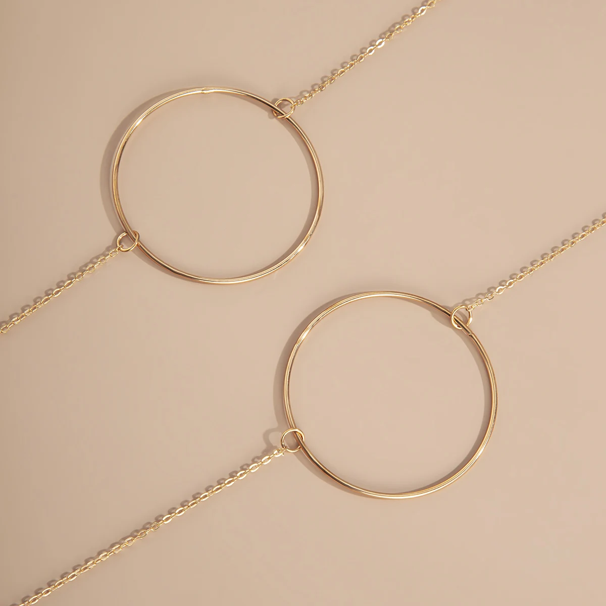 Fashion Thin Gold Silver Color Eyeglasses Chain on Neck Rope Strap Round Circle Holder for Glasses Sunglasses Women Accessories
Fashion Thin Gold Silver Color Eyeglasses Chain on Neck Rope Strap Round Circle Holder for Glasses Sunglasses Women Accessories