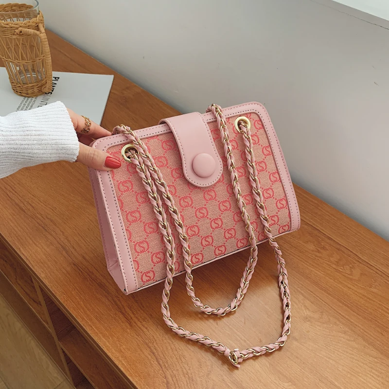 2022 Women Messenger Bags New PU Leather Handbag Inclined Shoulder Bag Women Crossbody Handbags Bag Letter Printed Leather Bolsa
2022 Women Messenger Bags New PU Leather Handbag Inclined Shoulder Bag Women Crossbody Handbags Bag Letter Printed Leather Bolsa