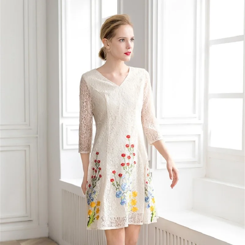 new luxury 2021 Spring summer Embroidery dress Women Clothing V Neck Cute Party Dress s xxl Vintage flower Lace dresses A Line
new luxury 2021 Spring summer Embroidery dress Women Clothing V Neck Cute Party Dress s xxl Vintage flower Lace dresses A Line