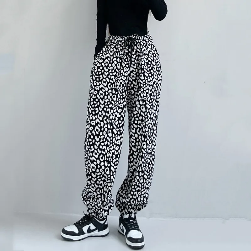Real shot 2021 autumn leopard print high waist retro small feet casual loose lantern pants
Real shot 2021 autumn leopard print high waist retro small feet casual loose lantern pants